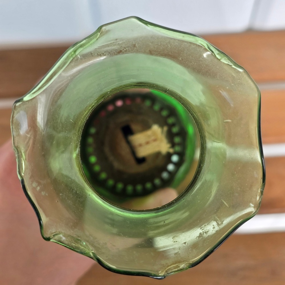 Vtg Green Glass Oil Lamp Honeycomb pattern hong kong Ruffled Chimney 12"I - Picture 8 of 13